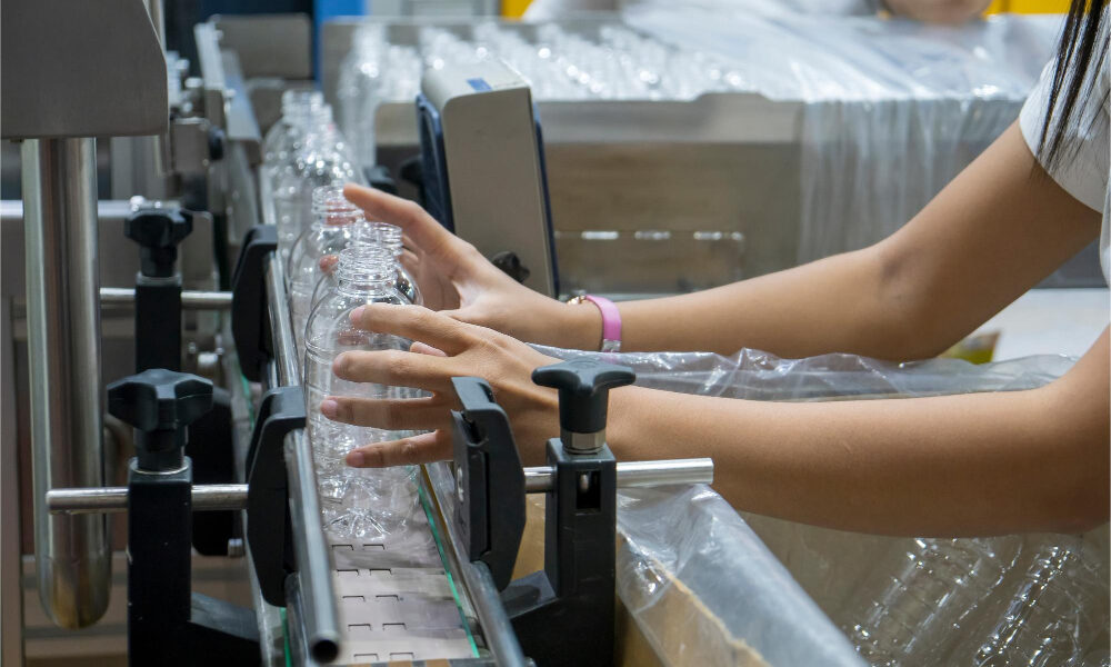 Inyección, extrusión o soplado: cómo el material define el éxito del proceso