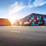 Aranceles y logística global: impacto en el precio de resinas petroquímicas 2026